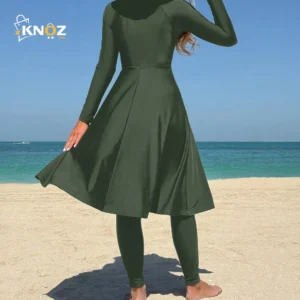 بوركيني سباحة محتشم للنساء